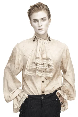 Frontansicht des Barock Laternenmännchen Gothic Hemds mit Spitzenkrawatte auf männlichem Modell, beiges distressed Jacquard-Gewebe mit Stehkragen und Metallknöpfen, vintage-verwitterte Textur