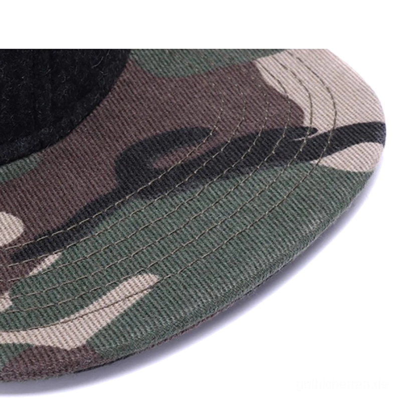 Camouflage-Brim-Nahaufnahme der Gothic Snapback Cap, hervorgehobene Kordel-Texturen und präzise Steppmuster-Details, Handwerkliche Qualität sichtbar