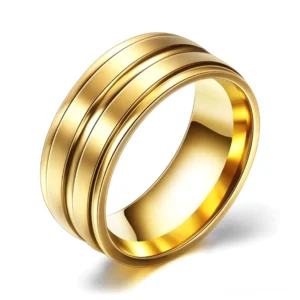 Goldton-Gothic-Bandring mit hochpoliertem Finish und parallelen Rillendetails, alternative Fashion-Schmuckstück aus Edelstahl