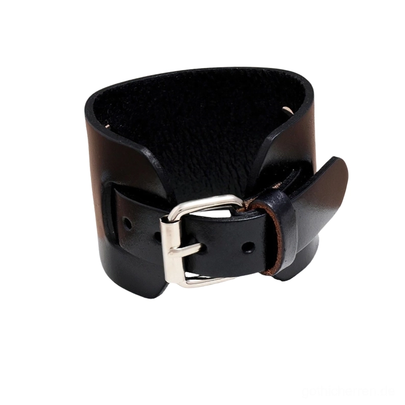 Verstellbares Pin-Schnallensystem des Leder Gothic Armbands mit mehreren Einstellungslöchern in Nahaufnahme
