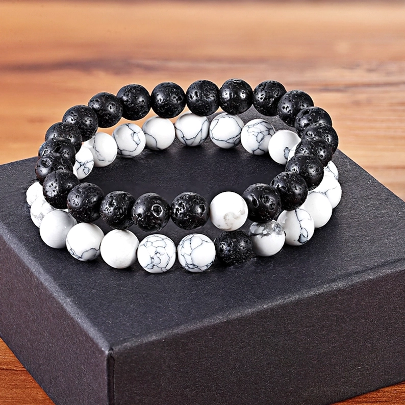Schwarze Achat und weiße Howlite natürliche Stein Gothic-Armbänder - zweifarbiges Pärchen-Armband