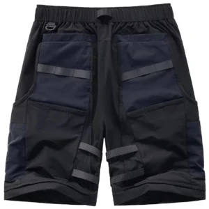 Gothic Cargo Shorts Rückenansicht – hintere Taschen mit Webbing-Riemen und elastisches Taillenbund-Detail