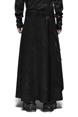 Gothic Herrenrock mit asymmetrischem Saum und Seitenketten in Rückansicht - vollständige Körperansicht zeigt Schnürung und Kettenverzierungen