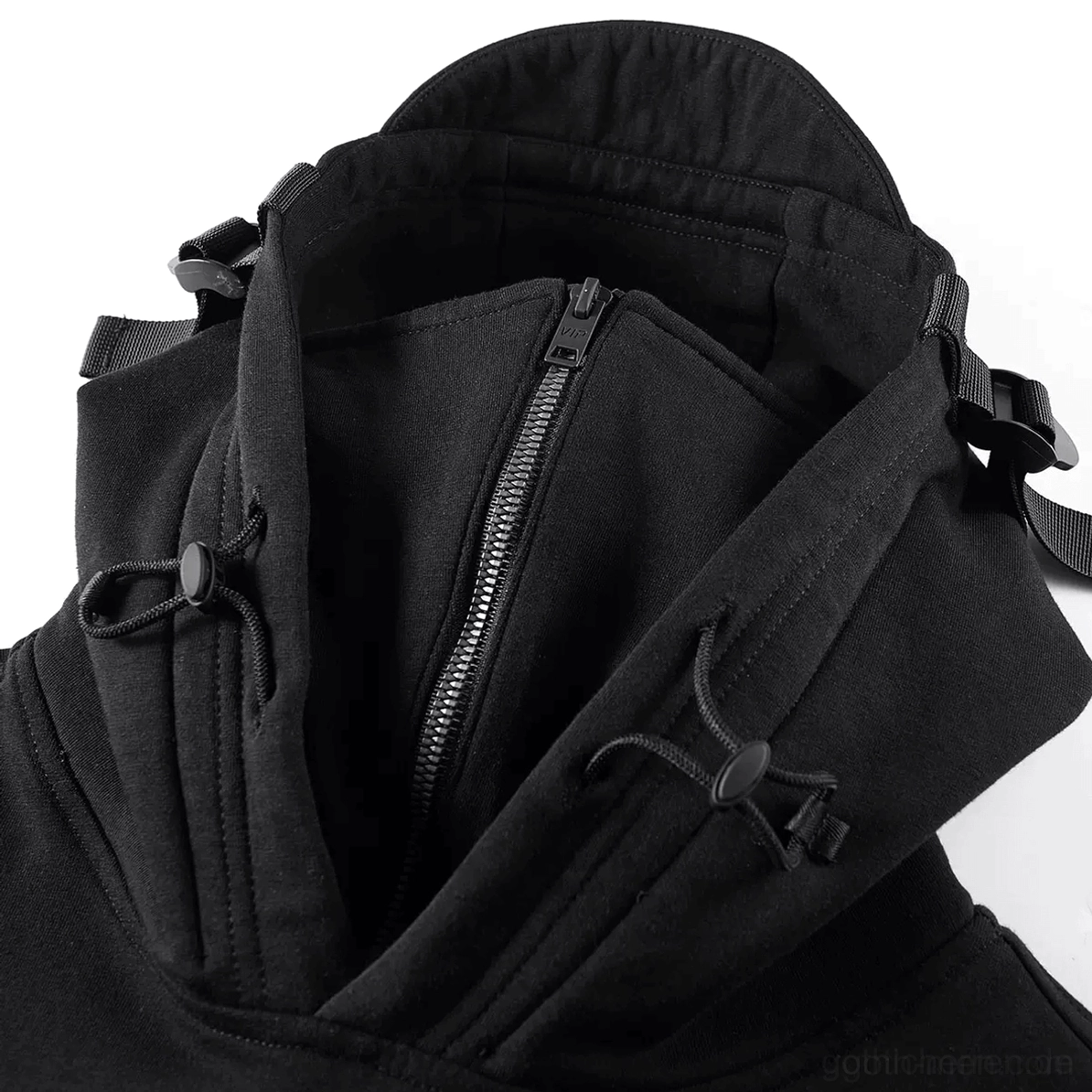 Doppellagiger Kragen Detail Nahaufnahme Gothic-Hoodie mit Halbzipp und verstellbaren Zugbändern