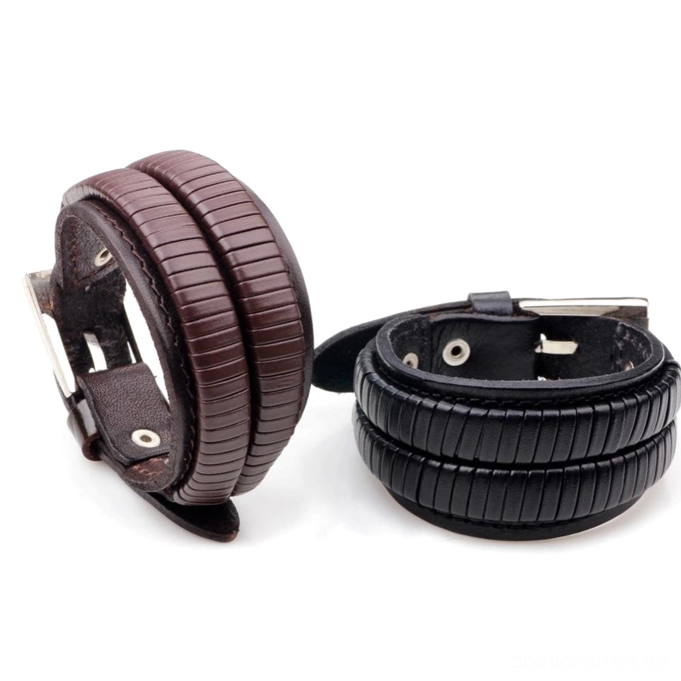 Gothic Herren Leder Armband Vergleich Schwarz und Braun nebeneinander, Flachaufnahme mit Metallschnallen, doppelbreites Design