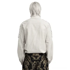Gotisches Leinenhemd mit Schnürungen – Rückansicht mit Schnürdetails an den Ärmeln und lockerer Oversized-Silhouette