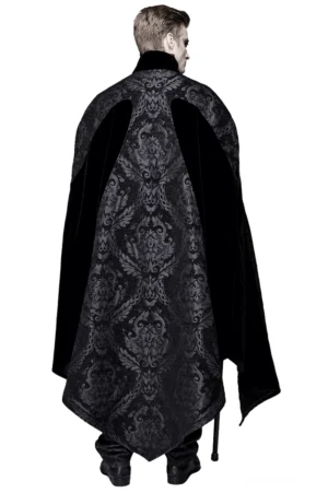 Rückansicht schwarzer gotischer Herrenlangmantel mit Samtschulterpanels, spitzer Saum mit Splits, vintage Damaskmuster Detail