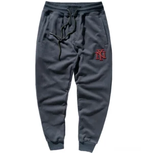 Marineblau Gothic Pluderhose mit roter NY-Stickerei-Logo, Studio Flatlay Aufnahme, dunkle Haremshose Alternative Style