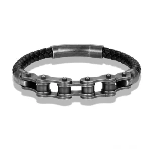 Gotisches Punk-Lederarmband mit Motorradkette für Männer, echtes geflochtenes Leder mit rostfreiem Edelstahl-Hardware, mattschwarz, Draufsicht-Flachaufnahme von vorne