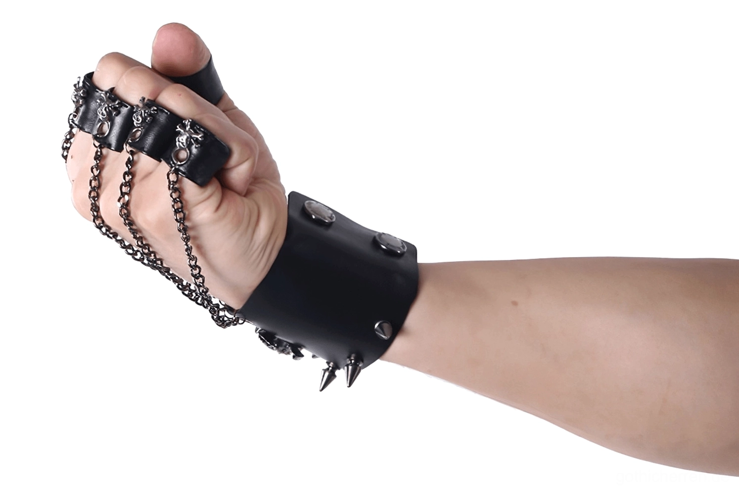 Schwarze Leder Punk fingerlose Handschuhe Seitenprofil zeigt Metallketten, Spikes und Gothic Totenkopf Accessoires, seitliche Fistansicht