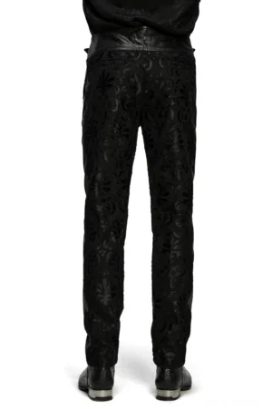 Schwarze Damast-Stickerei Gothic Röhrenhose Rückansicht ganzkörpering auf männlichem Model zeigend Lederbund und Blumenmuster