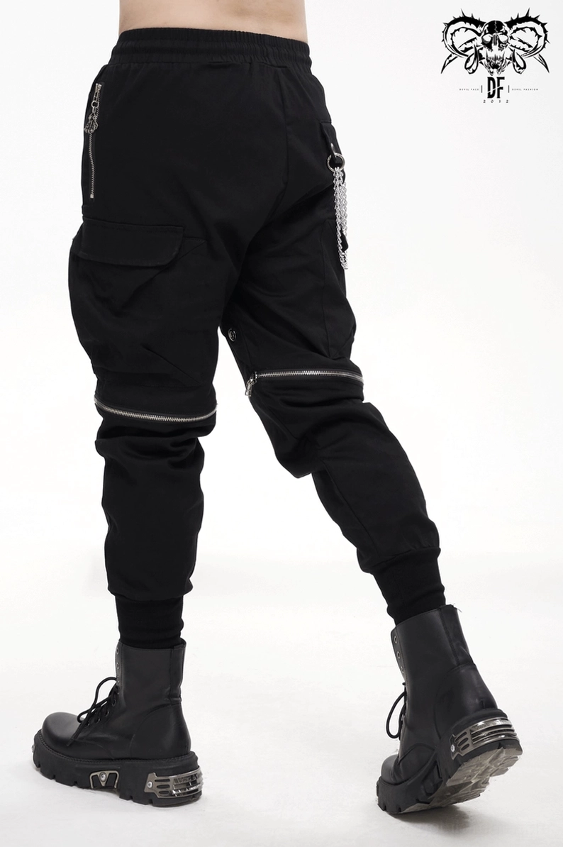 Detaillierte Produkt-Ansicht schwarzer Gothic Cargo Hose mit markanten Hardware- und Design-Features