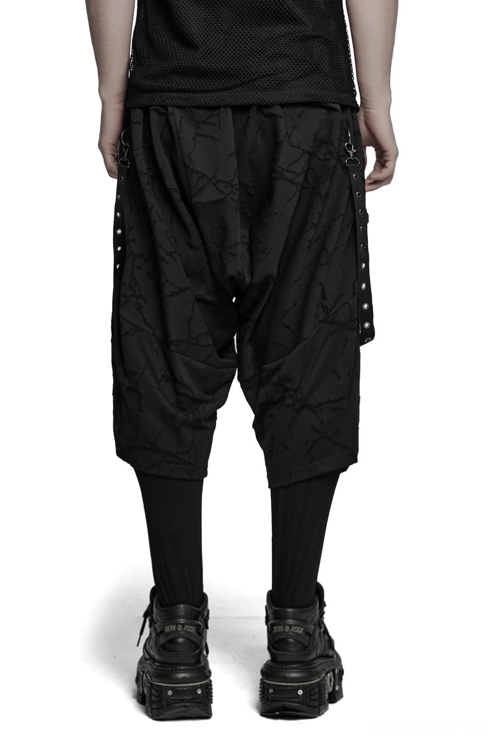 Schwarze Gothic Drop-Crotch-Haremshose, Rückansicht mit Drawstring-Taille und Innenhose-Details