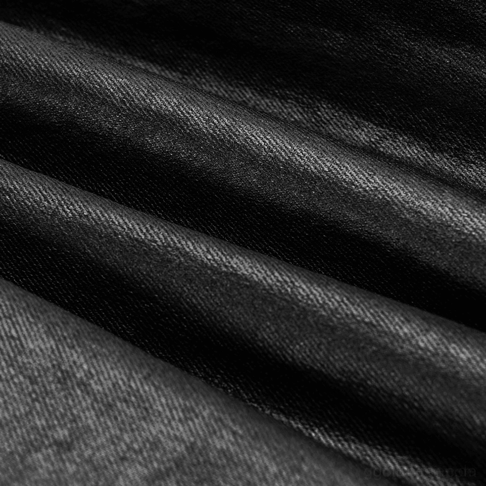 Schwarze gothische Kunstlederhose Oberflächenbeschaffenheit Nahaufnahme mit matter Kunstlederfinish und Premium-Material-Qualität