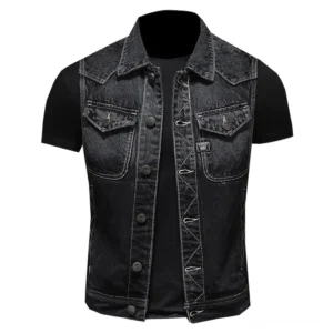 Schwarze gotische Denim-Weste für Herren mit dualen Brusttaschen und spitzem Kragen, Vorderansicht Flachansicht auf Schaufensterpuppe