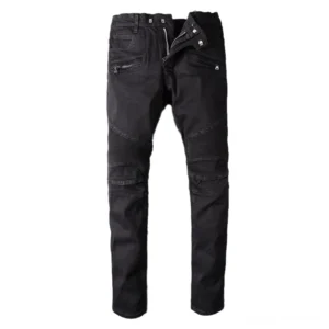 Schwarze pleated Biker-Jeans Vorderansicht - Gothic Moto-Denim-Hose mit schwarzem Stoff und gerippten Kniefalten für Herren