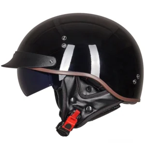 Schwarzer Gothic Half-Face Motorradhelm Frontansicht mit integriertem UV-Schutz-Visier und schneller Sicherheitsschnalle