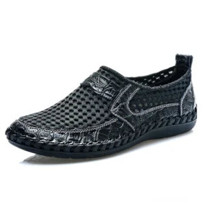 Schwarzer Gothic Mesh Loafer mit Kroko-Lederakzenten, Seitenperspektive zeigt atmungsaktives Mesh-Obermaterial und handgesteppte Sohlendetails