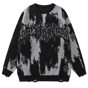 Schwarzer zerrissener Gothic-Schrift Strickpullover mit Grunge-Typografie-Druck, Flat-Lay-Ansicht von vorne mit ausgefranstem Saum und Rundhals-Ausschnitt