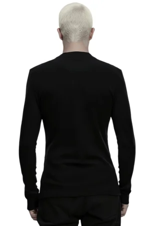 Slim-Fit schwarzes Cyberpunk-Langarmshirt Rückansicht auf männlichem Model, industrieller Cyberpunk-Stil von hinten