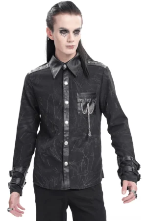 Gothic schwarzes Langarmhemd mit Kettentasche und zerrissener Stofftextur Frontansicht auf Model mit dramatischem Make-up