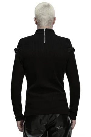 Rückansicht des schwarzen Gothic Pullis mit sichtbarem hinteren Reißverschluss und strukturierten Schultergurten auf männlichem Model vor Studio-Hintergrund