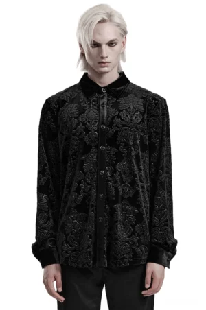 Schwarzes Samt-Damast Gothic Hemd Vorderansicht auf Modell - geprägte florale Langarmbluse mit viktorianischem Damastmuster