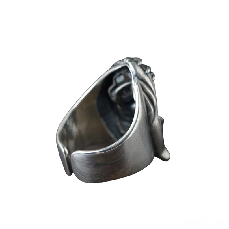 Sensenmann Totenschädel Ring Rückansicht mit offenem verstellbarem Banddesign, innere Struktur sichtbar, zeigt die Hohlkammer des Totengesichts-Schnitts