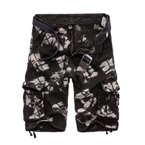 Taktische Cargo-Shorts Herren mit Tie-Dye Camo-Muster – Flachlage Vorderansicht mit mehreren Cargo-Pockets und verstellbarer Kordelzug-Saum für Gothic Streetwear