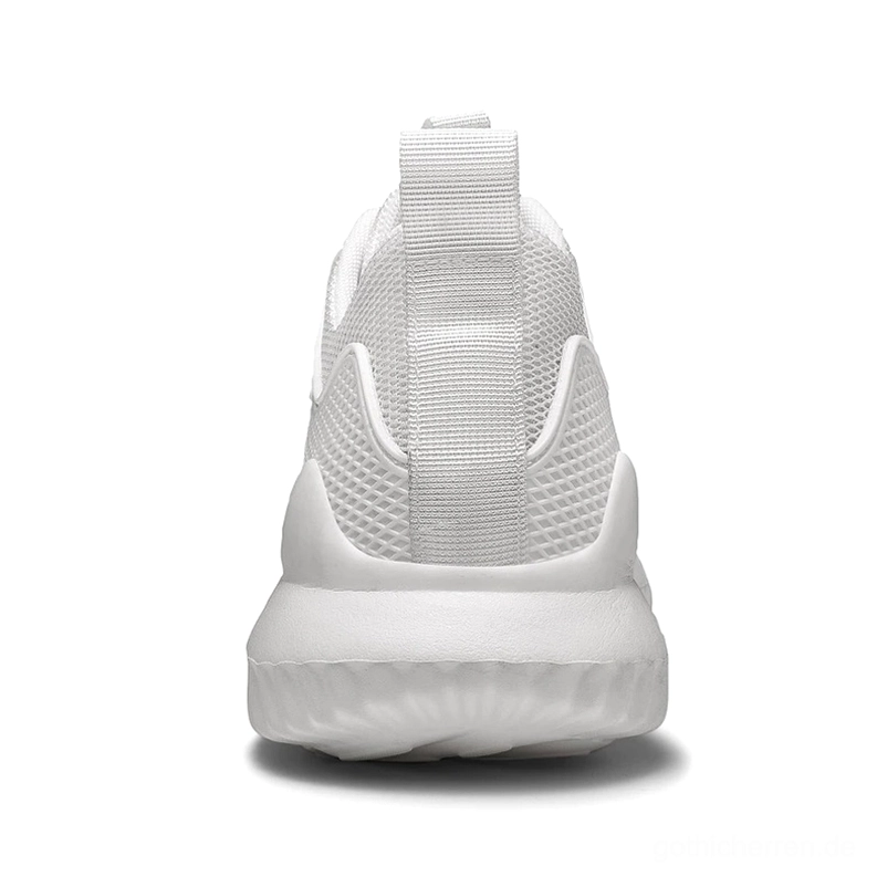 Weiße Sports Mesh Turnschuhe Rückansicht – dicke strukturierte Gummisohle mit Fersenlasche und atmungsaktivem Mesh-Obermaterial