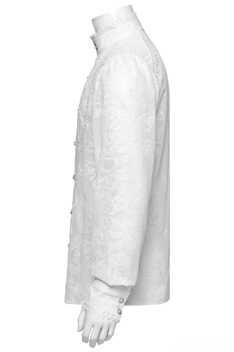Seitenprofilansicht des weißen Gothic Herrenhemdes zeigt wölbende Bishop-Ärmel und fließenden Chiffon-Drape auf Kleiderpuppe